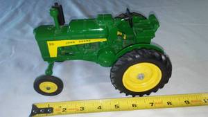 lot 25 image: John Deere 630 Tractor.