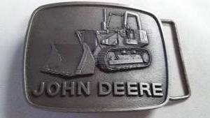 lot 34 image: John Deere Belt Buckle Payloader