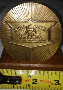 lot 43 image: John Deere Desk Plaque 1985