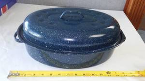 lot 58 image: Enamelware Roaster Pan