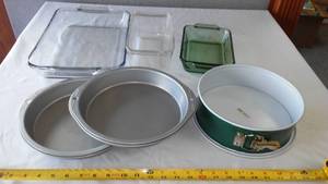 lot 69 image: Bakeware, Cookware
