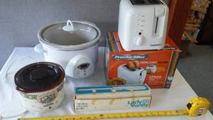 lot 70 image: Crock Pots (2), Toaster and Electric Knife