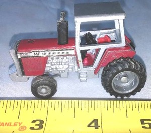 lot 88 image: Massey Ferguson Tractor