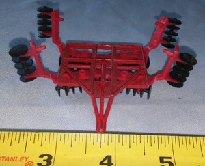 lot 95 image: International Harvester. Disk