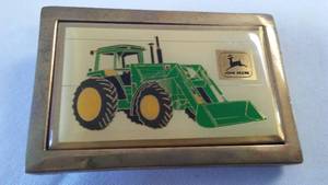 lot 100 image: John Deere Belt Buckle Bucket Loader