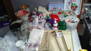 lot 129 image: Christmas and Halloween Decor