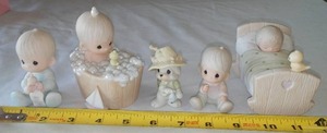 lot 143 image: (5) Precious Moments - See Pics