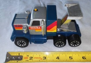 lot 147 image: Tonka Truck Modified Semi Tractor