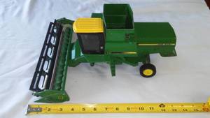 lot 160 image: John Deere Combine
