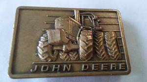 lot 185 image: John Deere Belt Buckle Tractor