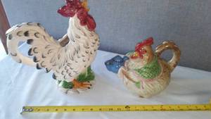 lot 195 image: Teapot and Serving Pitcher  Chicken Theme