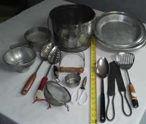 lot 243 image: Vintage Kitchenware Good Stuff