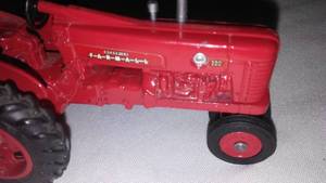 lot 252 image: McCormick Farmall 300