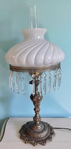 lot 55 image: Vintage Lamp with Hanging Crystal Accents