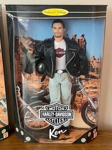 lot 75 image: 3 New Harley-Davidson Motorcycles Collectors Edition Barbie and Ken Dolls