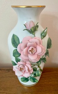 lot 82 image: Fabulous Floral Collectibles