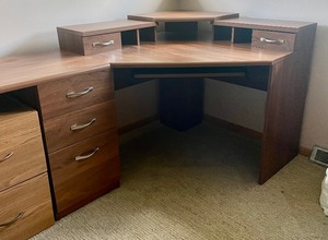 lot 78 image: Variety of Office Furniture