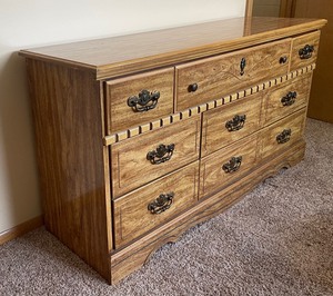 lot 91 image: Vintage 9 Drawer Dresser