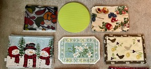 lot 98 image: Pretty Placemats