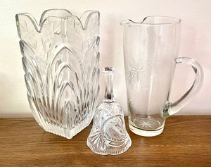 lot 94 image: Crystal and Clear Glass Grouping