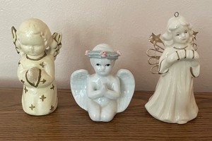 lot 164 image: Adorable Angel Figurine Grouping