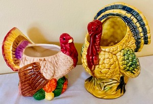 lot 122 image: Gobble Gobble Turkey Vases