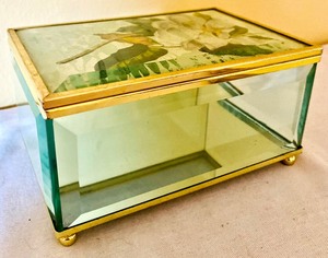 lot 140 image: Floral Glass TrinketJewelry Box