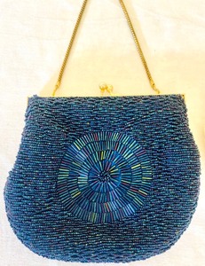 lot 145 image: Beautiful Vintage Beaded Purses