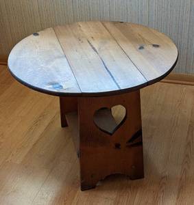 lot 25 image: Drop Leaf Wood Accent Table