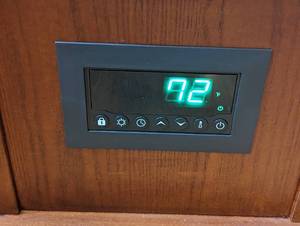 lot 28 image: Electric Space Heater