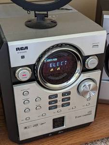 lot 77A image: RCA RadioCD Player