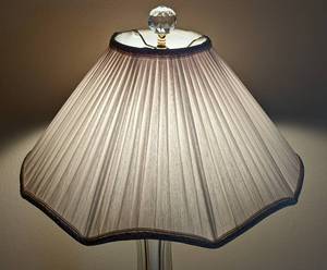 lot 38 image: Elegant Table Lamp