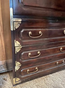 lot 178 image: Bernhardt 3 Drawer Cabinet with Upper Display Shelves
