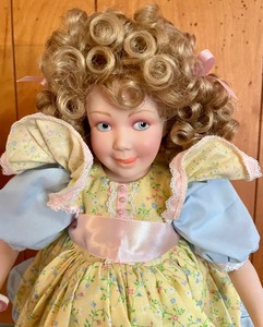 lot 190 image: Franklin Heirloom Collections Sugar and Spice Doll with Original Box and Certificate