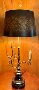 lot 192 image: Unique Vintage Lamp