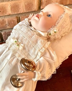 lot 199 image: Franklin Heirloom Collections The Victorian Christening Doll with Original Box and Certificate