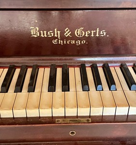 lot 204 image: Vintage Bush & Gerts Upright Piano