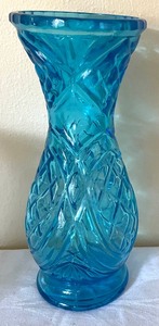 lot 227 image: Turquoise Glassware