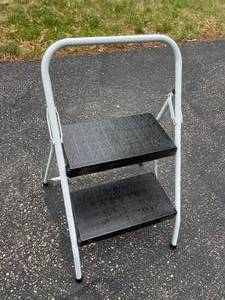 lot 245 image: Stapelton Folding 2 Step Metal Stool