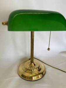 lot 269 image: Brass Bankers Style Desk Lamp