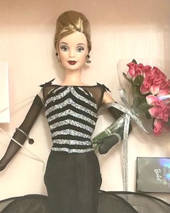 lot 358 image: New Collectors Edition 40th Anniversary Barbie