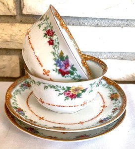 lot 375 image: Eamag of Bavaria China Set