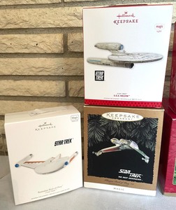 lot 374 image: Hallmark Keepsakes Star Trek Ornaments