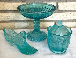 lot 381 image: Vintage Turquoise Treasures
