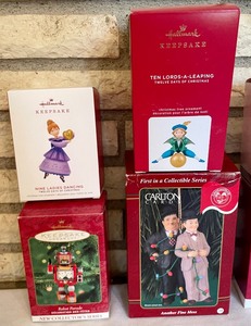 lot 396 image: Hallmark Keepsake Ornaments