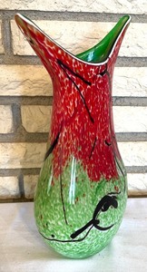 lot 394 image: Amazing Art Glass Vase