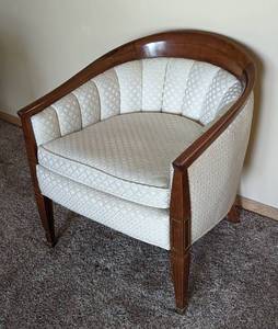 lot 15A image: Vintage Curved Armchair
