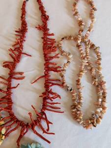 lot 444 image: Beautiful Beaded Jewelry