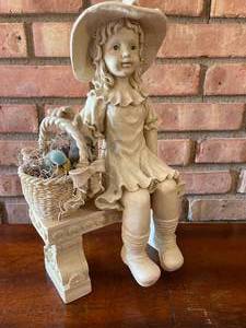 lot 311 image: Girls with Birds Figurine