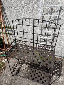 lot 326 image: Patio Gardening  Grilling Stand